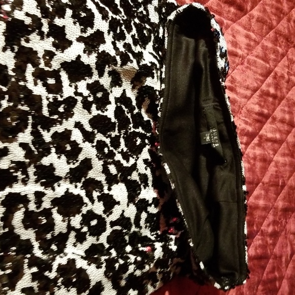 Guess black and white sequined mini skirt - Picture 6 of 8